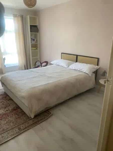 Spacious 3-Bed Maisonette Near Plumstead Common