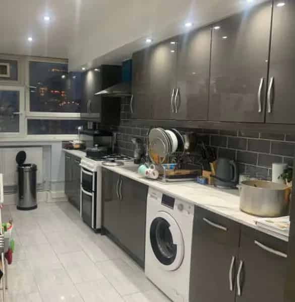 Spacious 16th Floor 1-Bed Flat Panoramic London Views