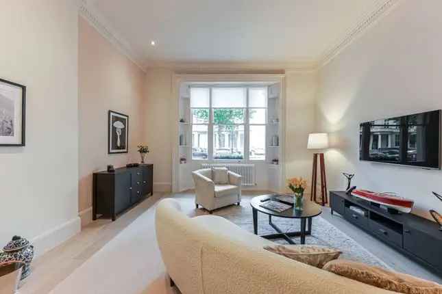 Flat for sale in Queens Gate, South Kensington, London SW7