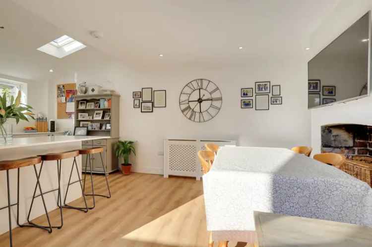 3 Bedroom Semi Detached House to Rent Recently Renovated