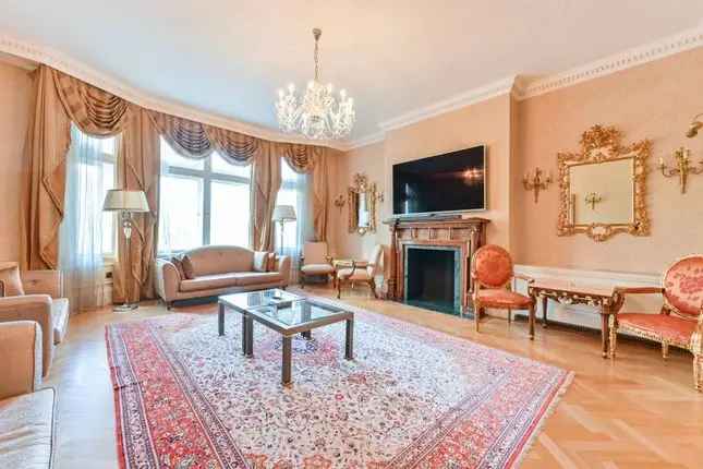 4 Bedroom Apartment near Hyde Park Kensington W8