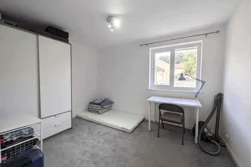Fully Renovated Two Bedroom House To Let