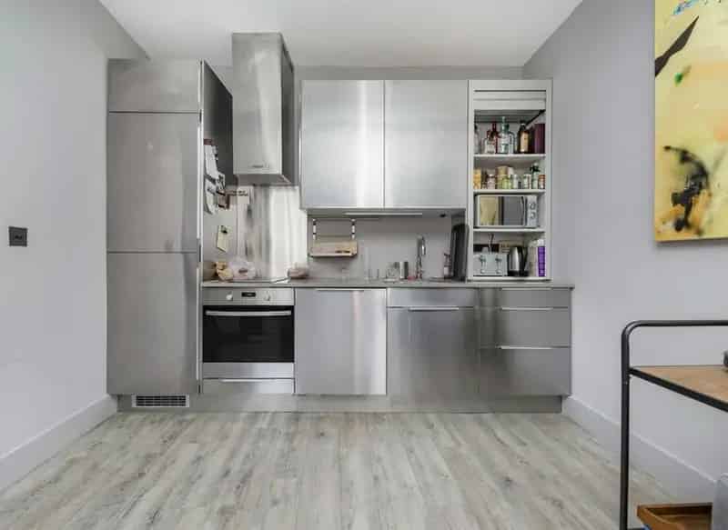 Stylish One Bedroom Apartment Aldgate Modern Open Plan High Ceilings Private Patio