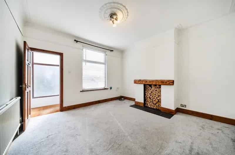 2 Bedroom House For Sale Horsforth Low Lane