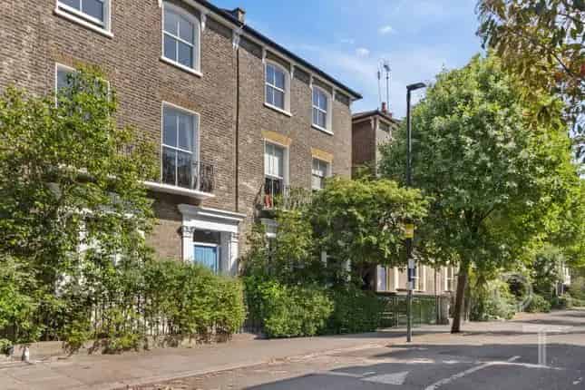 5 Bedroom Victorian House for Sale in Kentish Town NW5