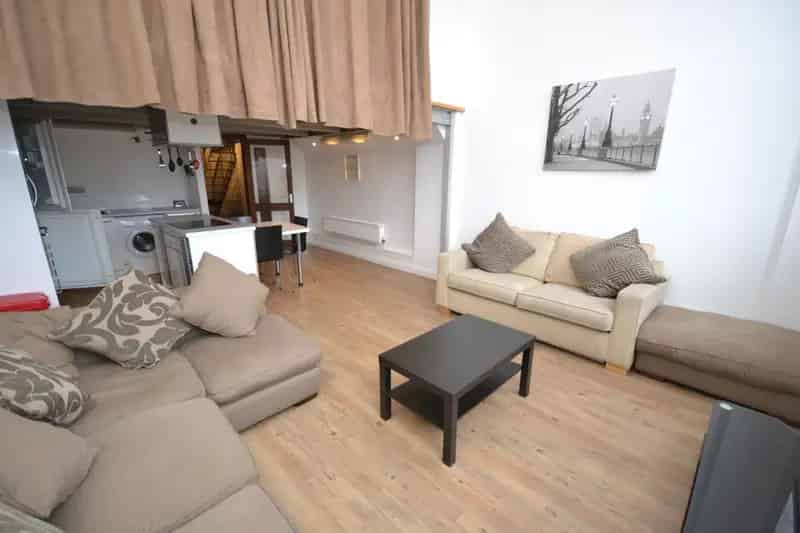 3 Bedroom Apartment House to Rent Students