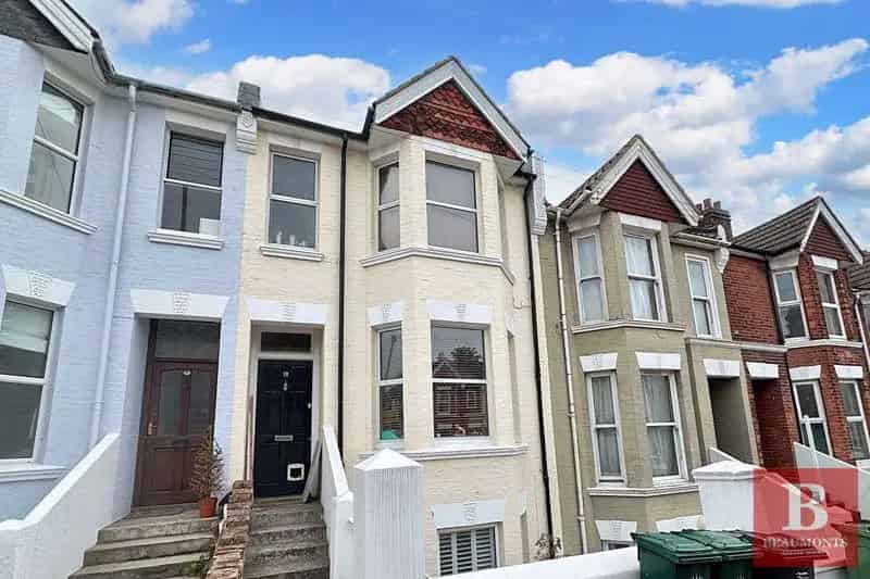 1 Bedroom Garden Flat for Sale near Preston Park
