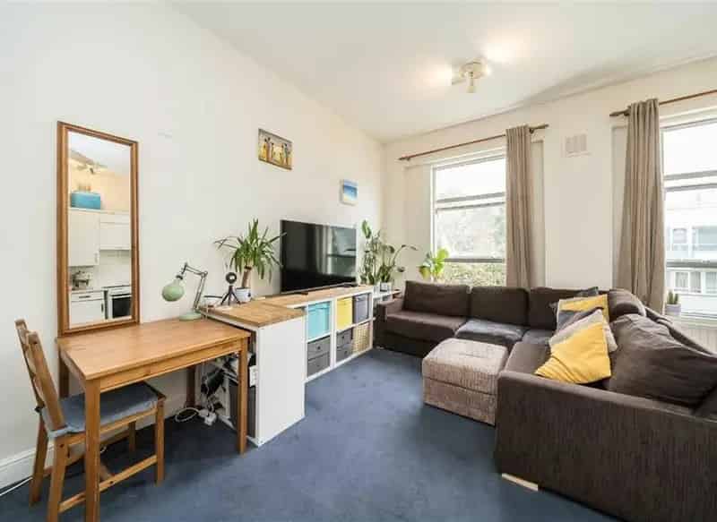 One Bedroom Flat Richborne Terrace Private Terrace Share of Freehold