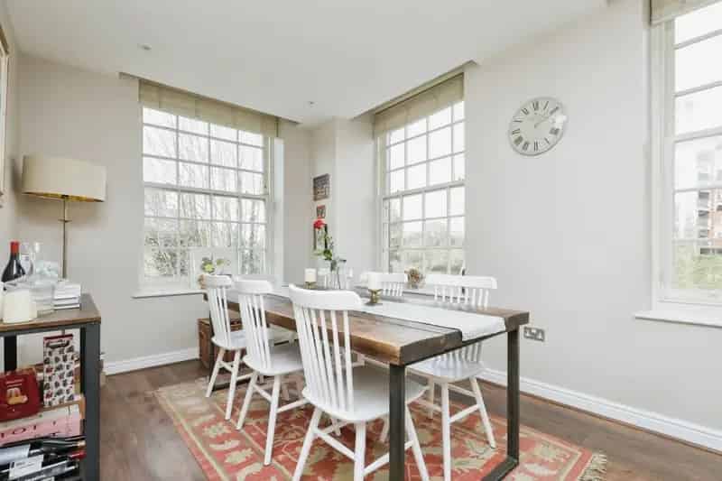 Stunning River View 3-Bedroom Apartment with Parking