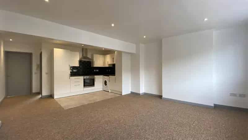 2 Bedroom Flat to Rent