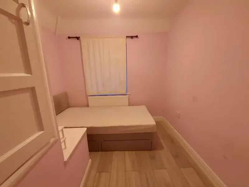 4 Bedroom Semi Detached House To Rent