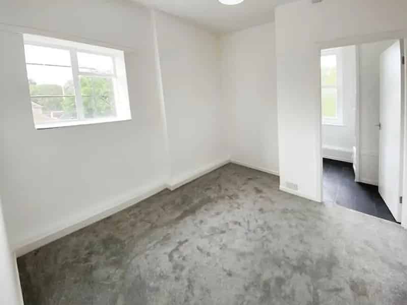 2 Bedroom Flat to Rent Huddersfield HD1 Near University and Amenities