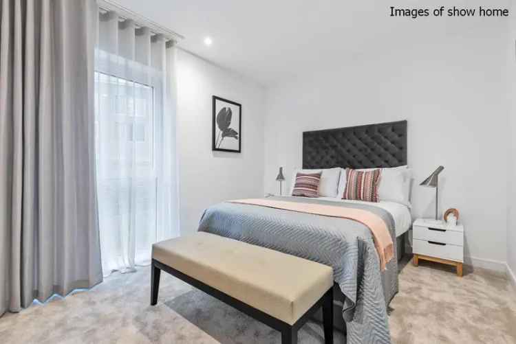 Flat For Sale in London, England