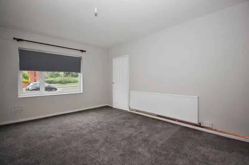 Three Bedroom Semi-Detached House Cheylesmore Coventry