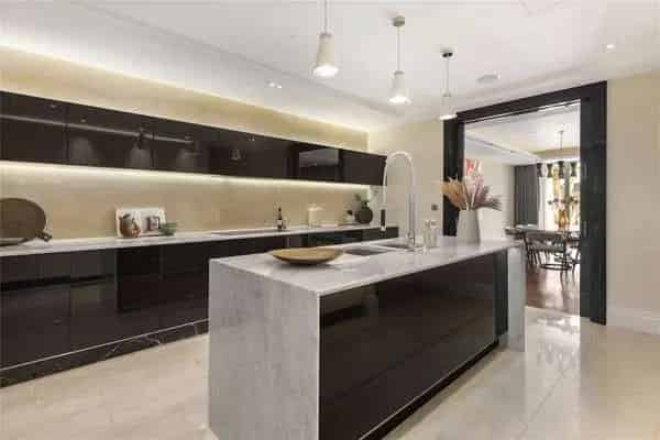 Luxury 4-Bedroom Apartment in Ebury Square Belgravia
