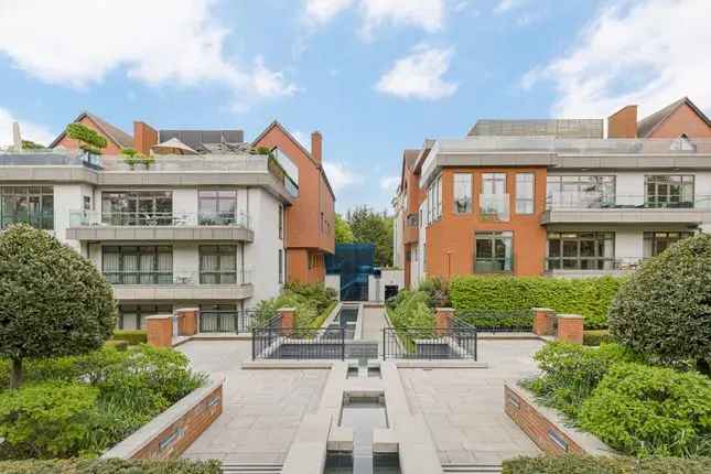 Luxury 4-Bed Penthouse Apartment Hampstead