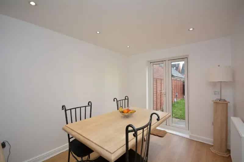 House For Sale , 3, Linden Court, Leeds, England