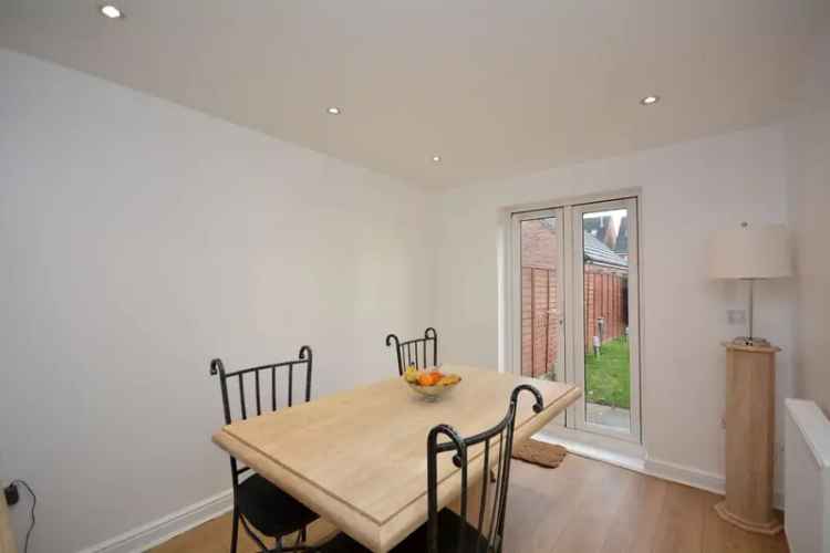 House For Sale in Leeds, England