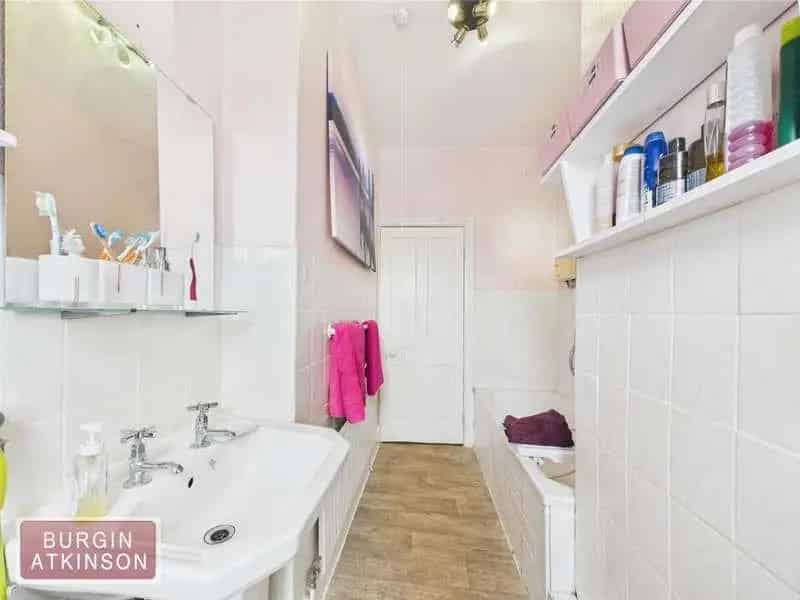 5 Bed House for Sale Near Retford Train Station