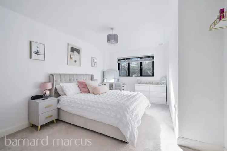 One Bedroom Apartment in Purley Near Station
