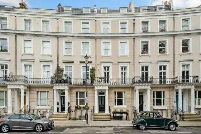 Two Bedroom Duplex Maisonette in Holland Park