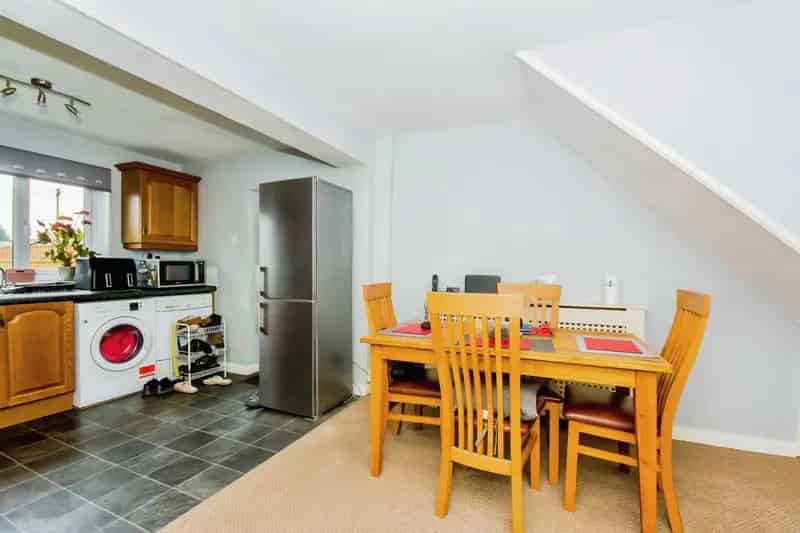 Spacious 3-Bedroom Family Home Near Amenities