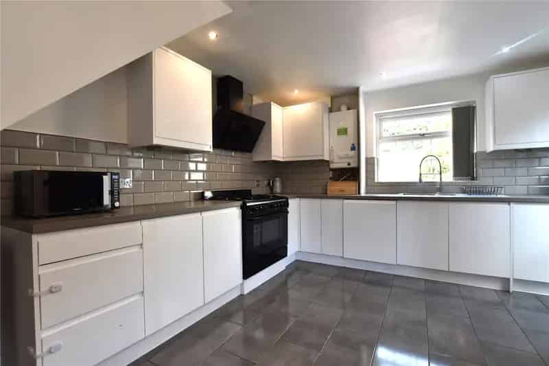 Four Bedroom Detached House Near Kirkstall Forge