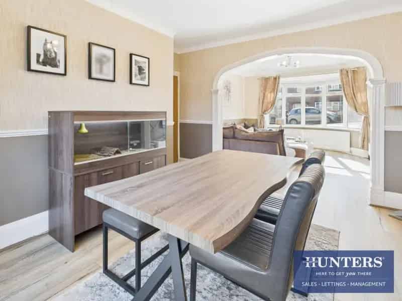 3 Bedroom Semi Detached House Fulwell Mill SR5