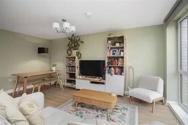2 Bed Flat Ground Floor Portobello Modern Apartment