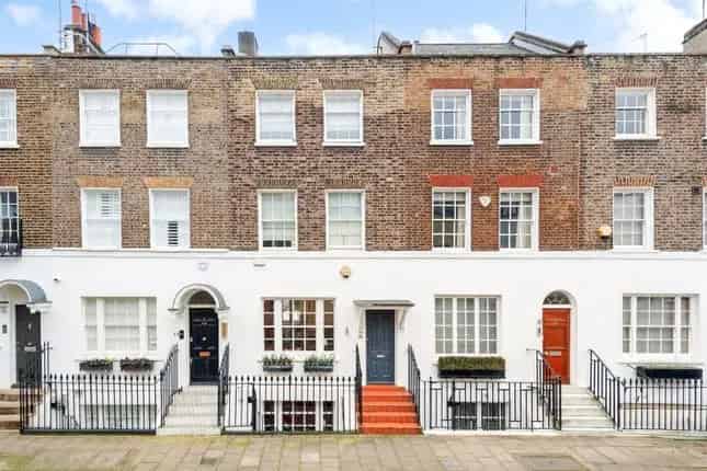 Four Bedroom Townhouse in Knightsbridge - Grade II Listed
