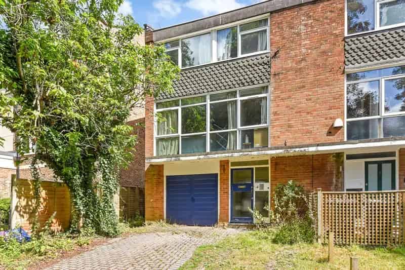 5 bedroom House
 To Rent