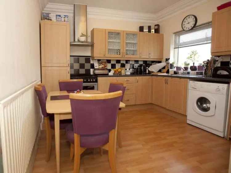 2 Bed Flat for Sale Watford Town Centre Chain Free