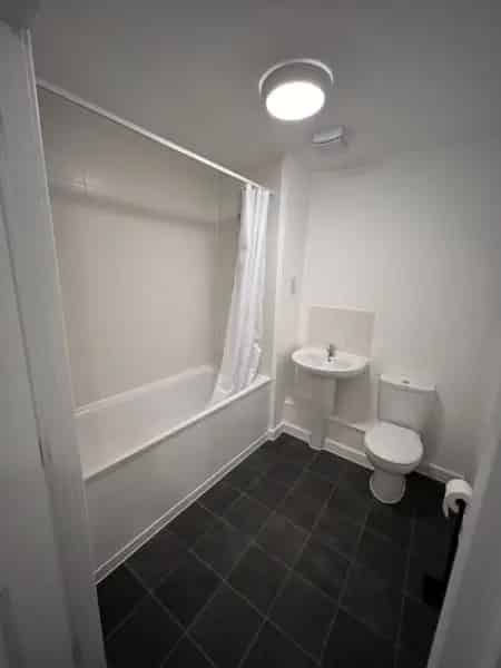Accessible First Floor Flat Near City Center