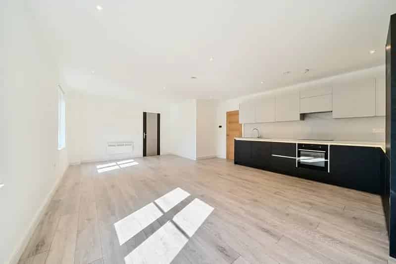 2 Bedroom Flat to Rent High Specification Ground Floor Apartment