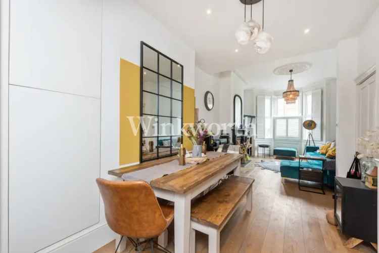 3 bedroom house in London