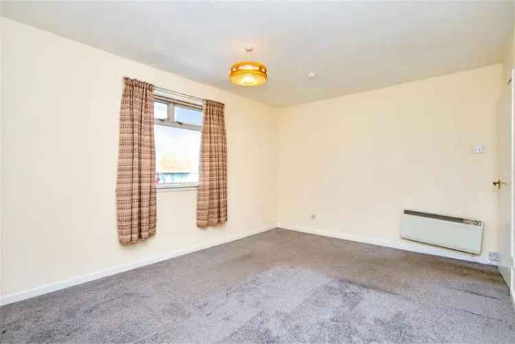 3 Bed Flat - Upper with 1 Reception Room