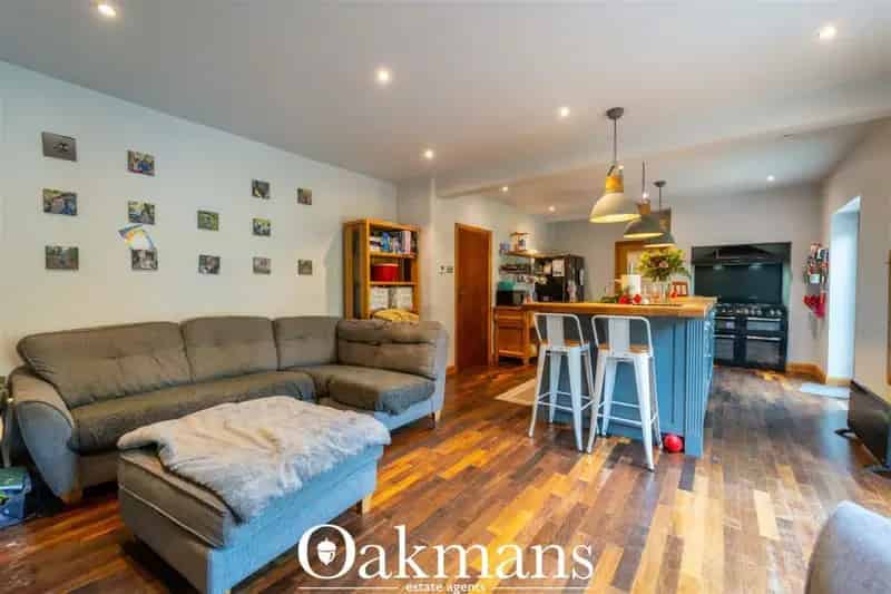 4 Bedroom Detached House for Sale in Kings Norton