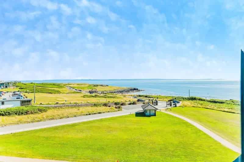 1 Bedroom Apartment Sea Views Rest Bay Porthcawl