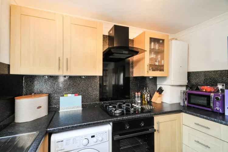 2 Bedroom Flat for Sale Harewood Road