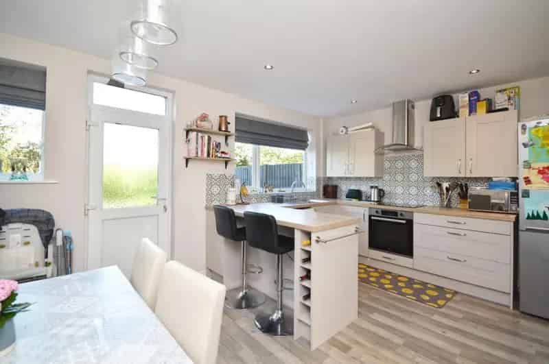2 Bedroom House For Sale Near Public Transport and Schools