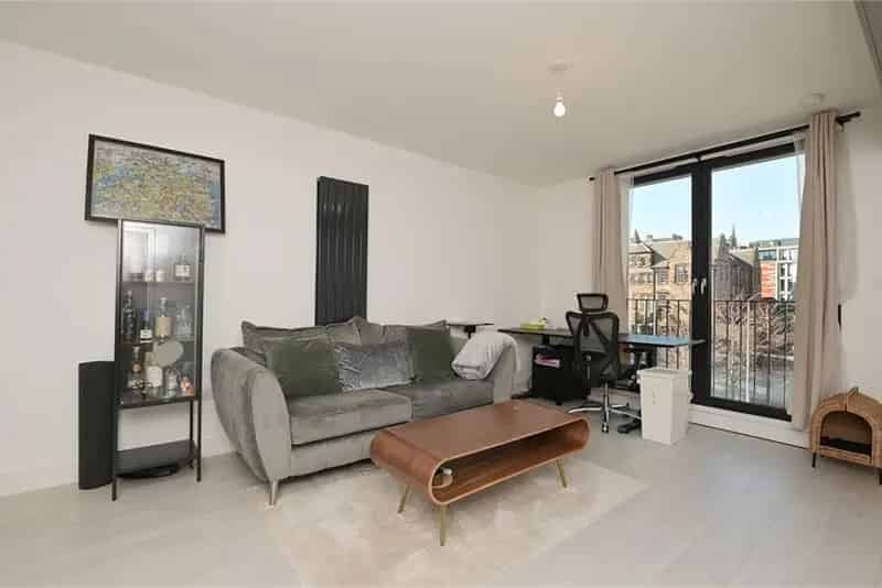 1 Bed Flat Shoemakers Square Edinburgh