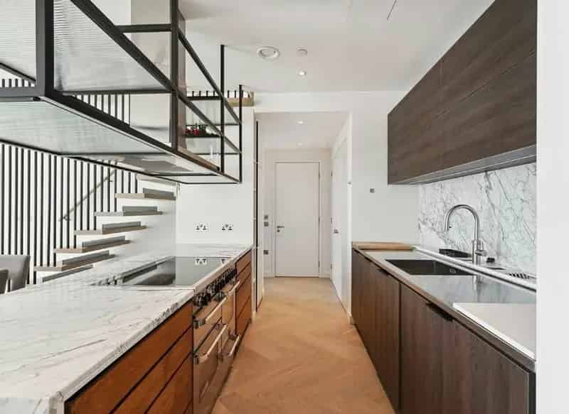 Three Bedroom Penthouse Apartment with Balcony and Parking