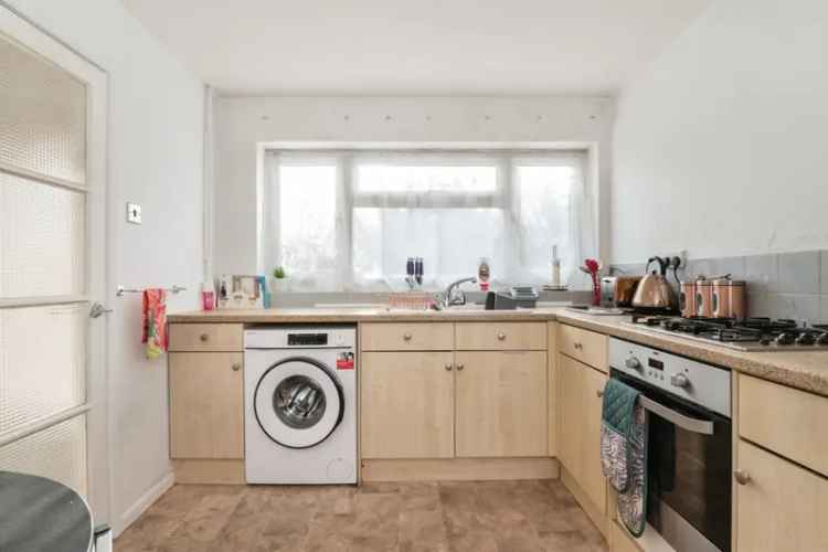Two Bedroom Mid Terrace House Sholing