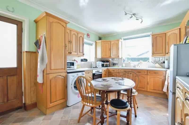Four Bedroom Detached Bungalow with Garage and Garden