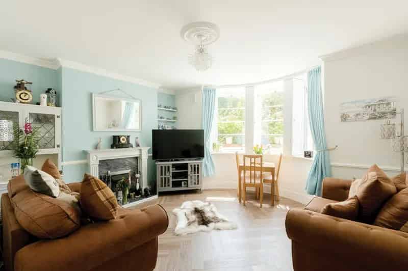 2 Bedroom Flat for Sale in Cotham