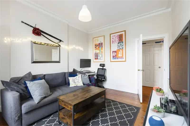 1 Bed Flat First Floor 1 Reception Room Edinburgh