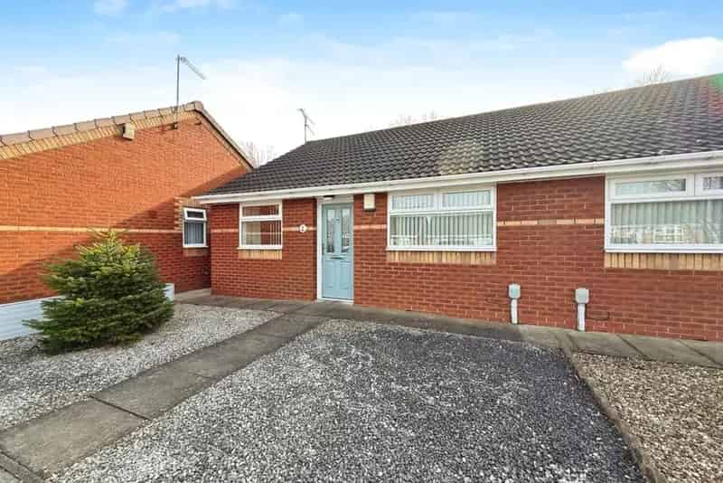 2 Bedroom Semi-Detached House for Sale
