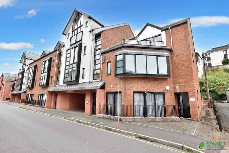 1 Bedroom Apartment for Sale