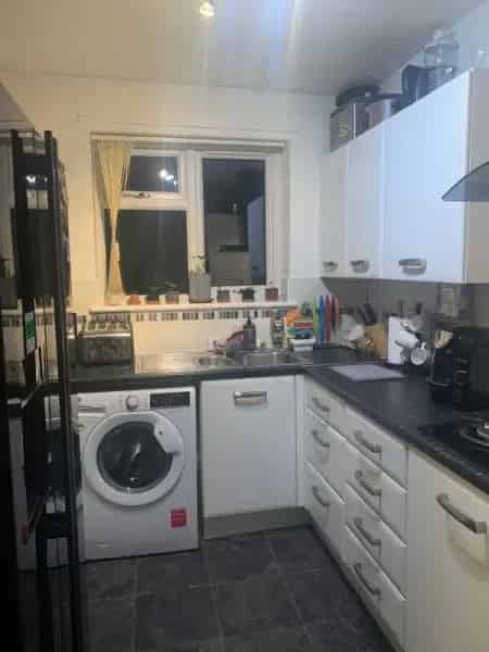 2 Bedroom Bungalow Near Amenities