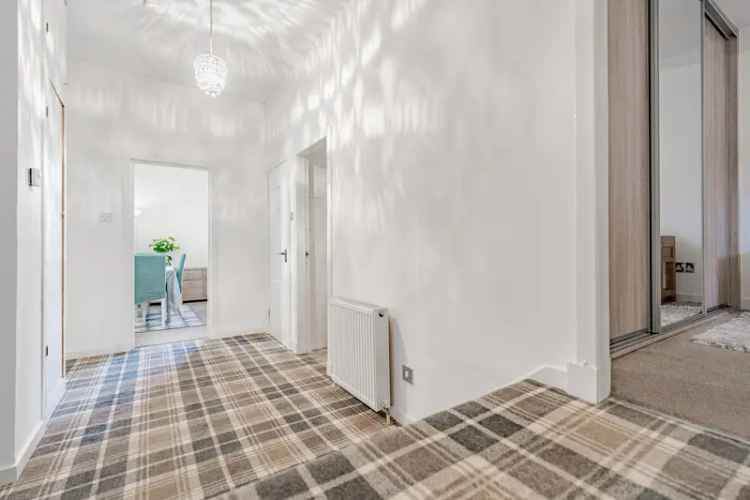 One Bedroom Flat in Cathcart - Immaculate Condition